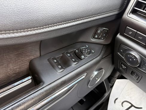 Used 2020 Ford Expedition Limited w/ Equipment Group 301A AWD/4WD image 32