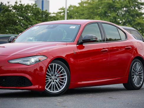 Used 2020 Alfa Romeo Giulia w/ Quick Order Package 22K Sport RWD image 27