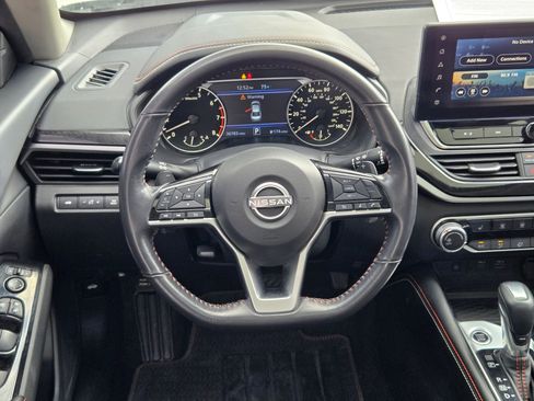 Used 2023 Nissan Altima 2.5 SR w/ SR Premium Package image 22