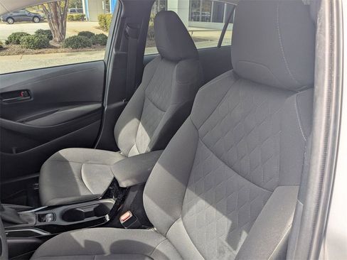 Used 2022 Toyota Corolla LE image 14