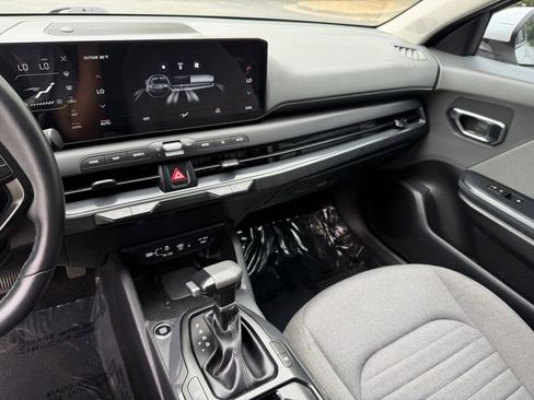 Used 2025 Kia K4 EX FWD image 15