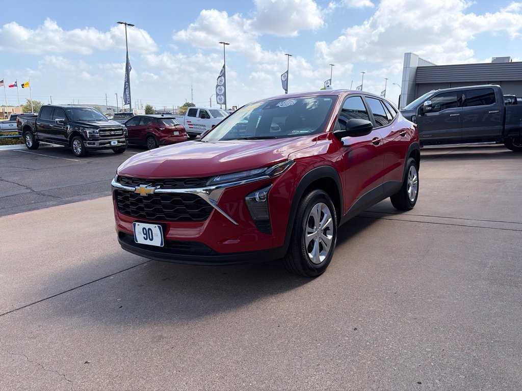 Used 2026 Chevrolet Trax LS FWD image 4