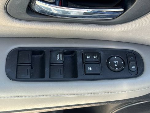 Used 2016 Honda HR-V LX image 14