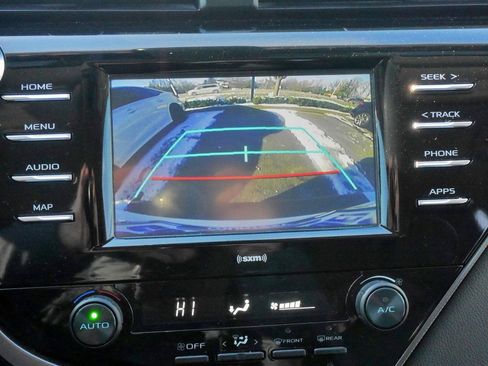 Used 2020 Toyota Camry SE image 32