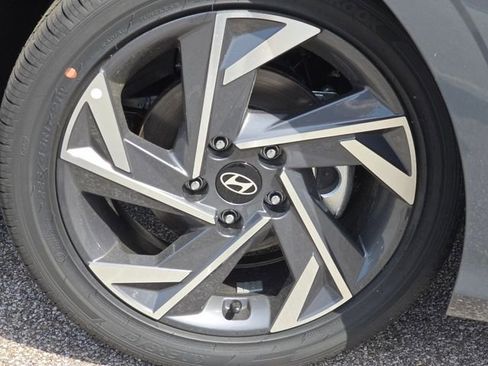 New 2026 Hyundai Elantra Limited FWD image 13