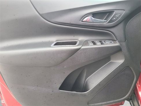Used 2021 Chevrolet Equinox LT image 19