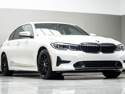 Used 2020 BMW 330i Sedan w/ Convenience Package RWD image 4