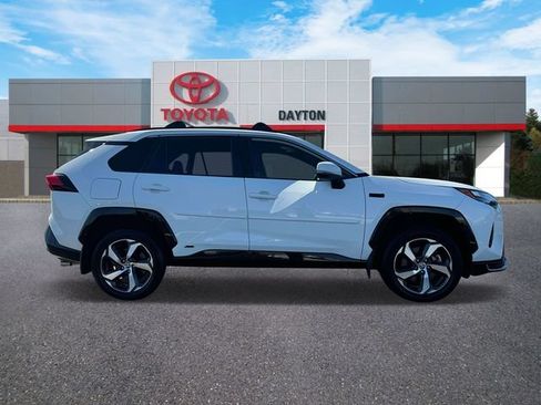 Used 2022 Toyota RAV4 SE w/ Weather & Moonroof Package AWD/4WD image 6