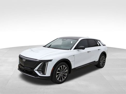 New 2026 Cadillac Lyriq Sport image 2