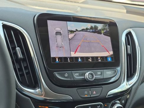 Used 2024 Chevrolet Equinox Premier AWD/4WD image 17