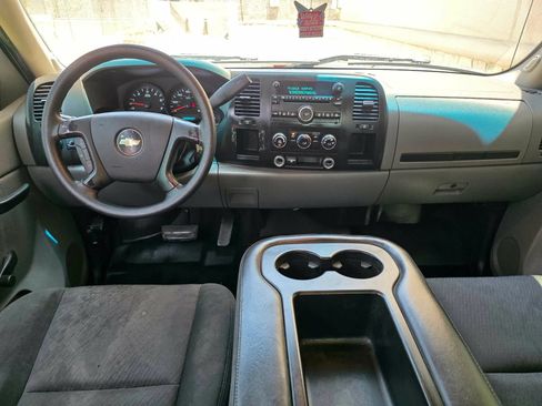 Used 2010 Chevrolet Silverado 1500 W/T RWD image 14