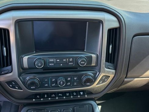 Used 2017 GMC Sierra 2500 Denali w/ Duramax Plus Package AWD/4WD image 16