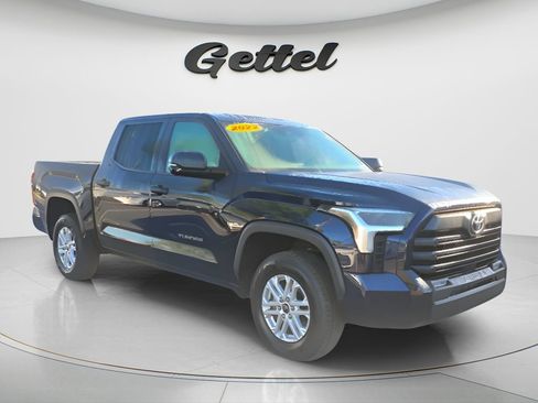 Used 2022 Toyota Tundra SR5 w/ SR5 Convenience Package AWD/4WD image 4