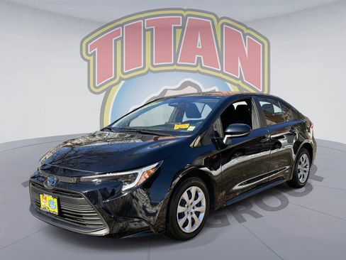 Certified 2024 Toyota Corolla LE image 1