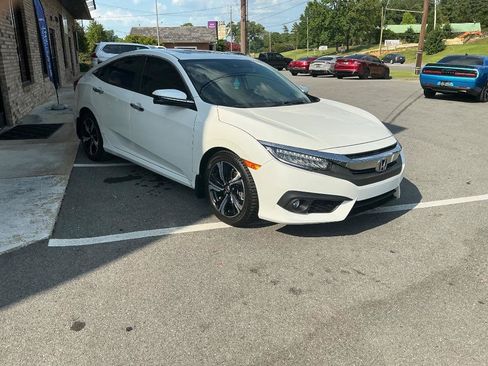 Used 2017 Honda Civic Touring image 5