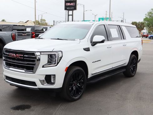 Certified 2024 GMC Yukon XL SLT w/ SLT Premium Package image 4