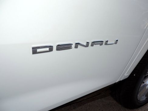 New 2026 GMC Acadia Denali w/ Super Cruise Package FWD image 19