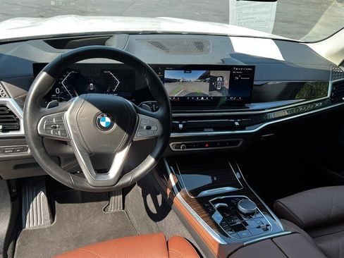Used 2026 BMW X7 xDrive40i AWD/4WD image 16