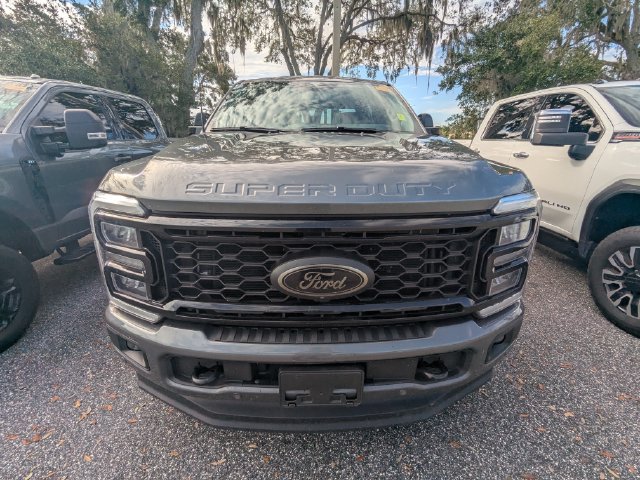 Used 2025 Ford F350 Lariat w/ Lariat Ultimate Package AWD/4WD image 2