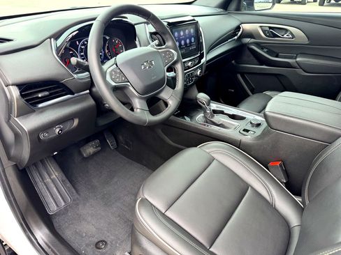 Used 2023 Chevrolet Traverse Premier w/ Redline Edition image 11