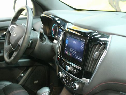 Used 2023 Chevrolet Traverse RS w/ LPO, Floor Liner Package image 7