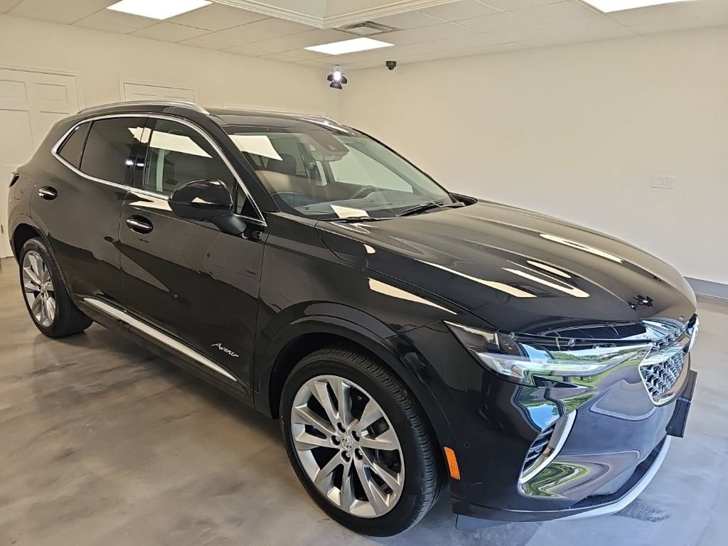Used 2023 Buick Envision Avenir AWD/4WD image 1