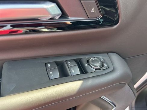 New 2026 Chevrolet Suburban LS w/ LS Custom Edition AWD/4WD image 13