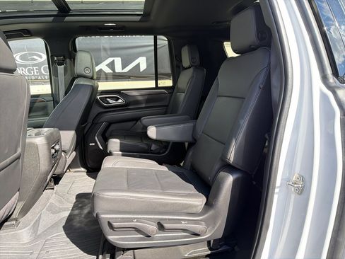 Used 2024 Chevrolet Suburban Z71 AWD/4WD image 11