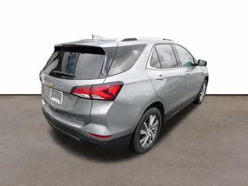 Used 2023 Chevrolet Equinox Premier image 4