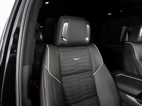 Used 2025 Cadillac Escalade V AWD/4WD image 31