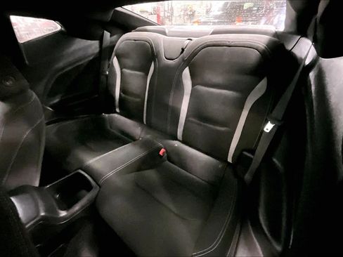 Used 2020 Chevrolet Camaro LT image 18