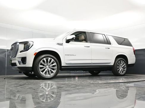 Used 2022 GMC Yukon XL Denali AWD/4WD image 61