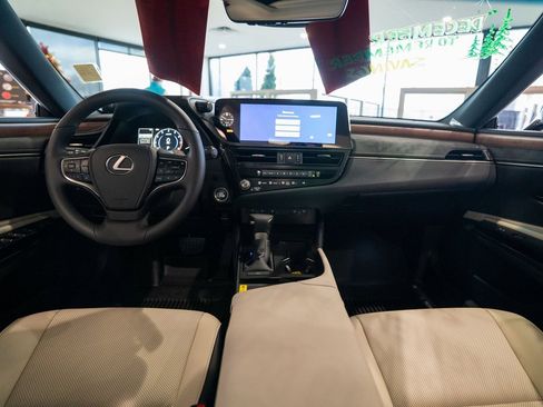 New 2025 Lexus ES 350 w/ Premium Package image 10