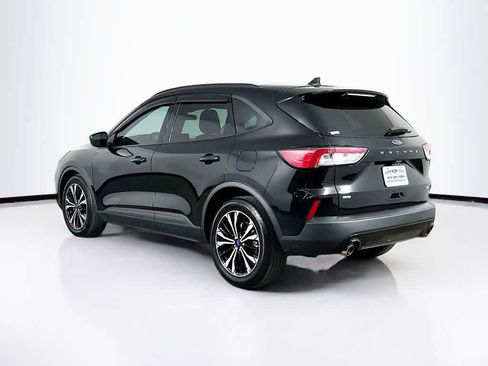 Used 2021 Ford Escape SE w/ SE Sport Appearance Package FWD image 4