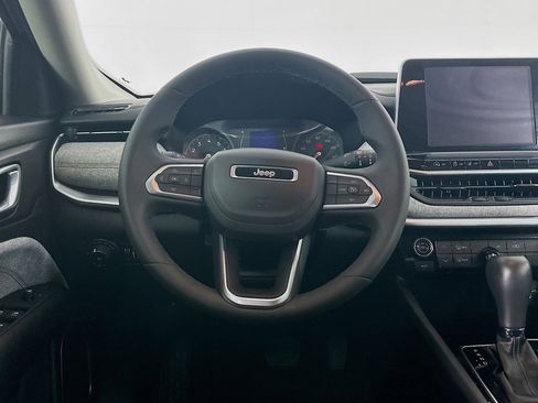 Used 2022 Jeep Compass Latitude image 18