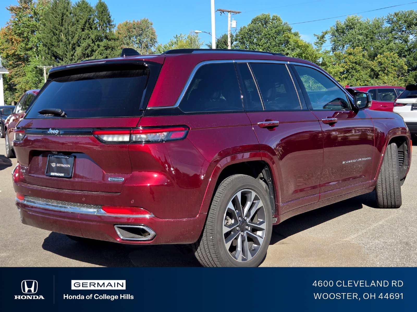 Used 2023 Jeep Grand Cherokee Overland AWD/4WD image 18