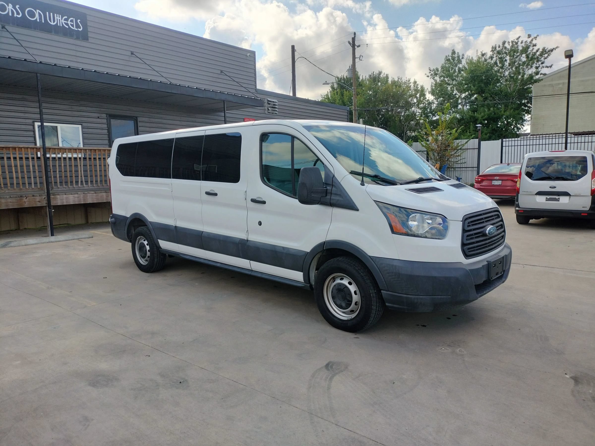 Used 2018 Ford Transit 350 XL RWD image 14