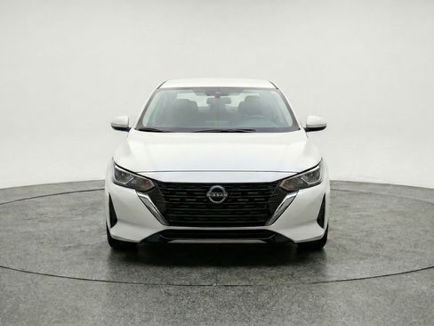 Used 2025 Nissan Sentra SV image 2