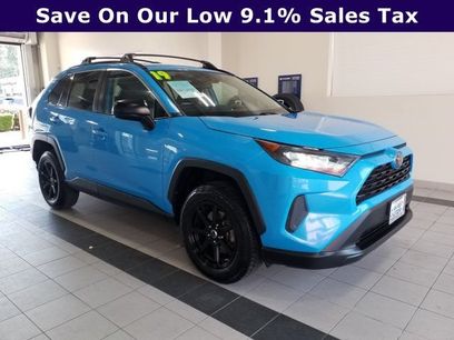 Used 2019 Toyota RAV4 LE w/ Carpet Mat Package