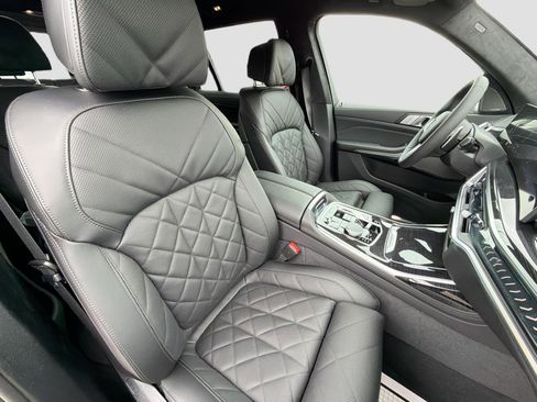 New 2026 BMW X7 xDrive40i w/ M Sport Package image 14