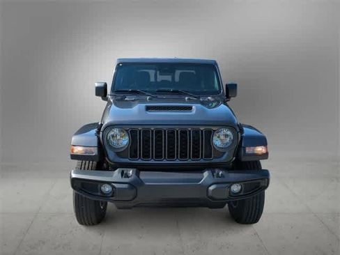 New 2025 Jeep Gladiator Sport image 3