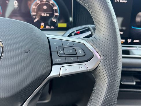 New 2026 Volkswagen Tiguan SE R-Line image 29