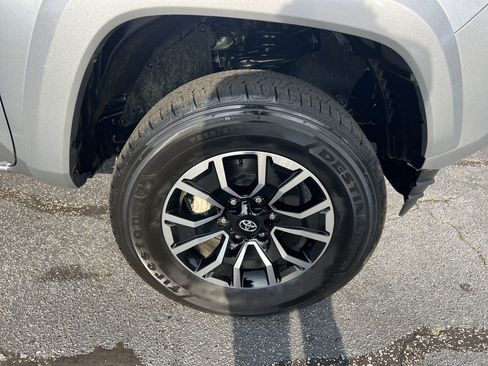 Used 2023 Toyota Tacoma TRD Sport image 13