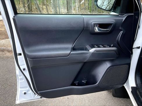 Used 2023 Toyota Tacoma TRD Off-Road AWD/4WD image 20