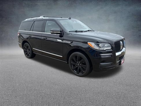 Used 2022 Lincoln Navigator Reserve AWD/4WD image 7