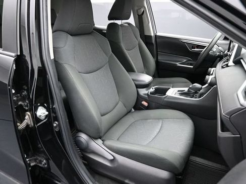 Used 2023 Toyota RAV4 XLE AWD/4WD image 29