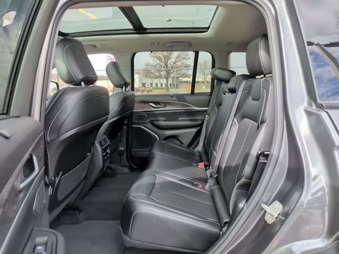 Used 2023 Jeep Grand Cherokee 4WD 4xe w/ Luxury Tech Group II image 13