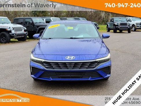 Used 2024 Hyundai Elantra SEL image 2