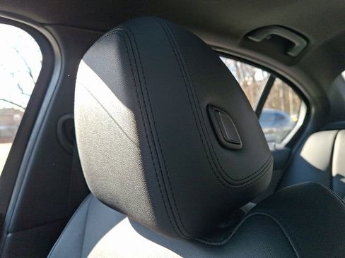 Used 2019 BMW 330i xDrive 330i xDrive w/ Convenience Package image 17