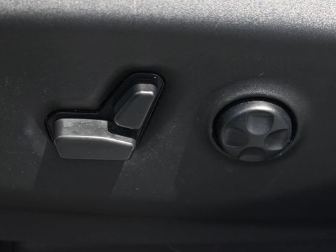 Used 2021 Chrysler Pacifica Touring-L w/ S Appearance Package FWD image 14